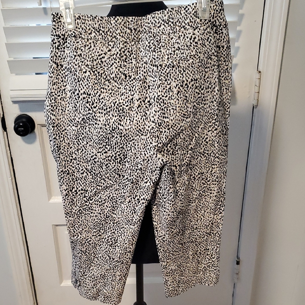Chico's Animal Patterned Capris - image 7